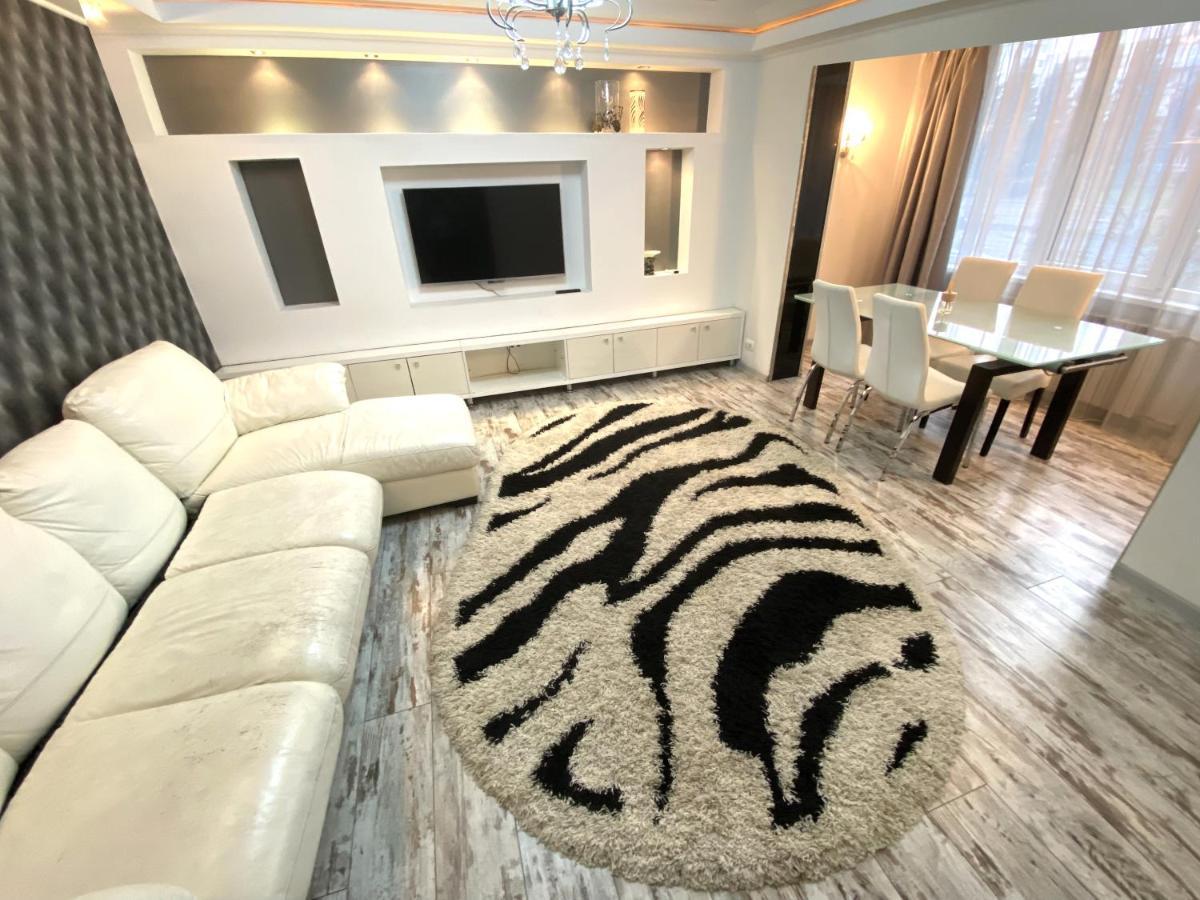 Bright Luxury Apartment Near Center キシナウ エクステリア 写真